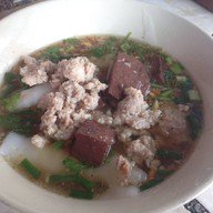 ก๋วยเตี๋ยวป้าพร